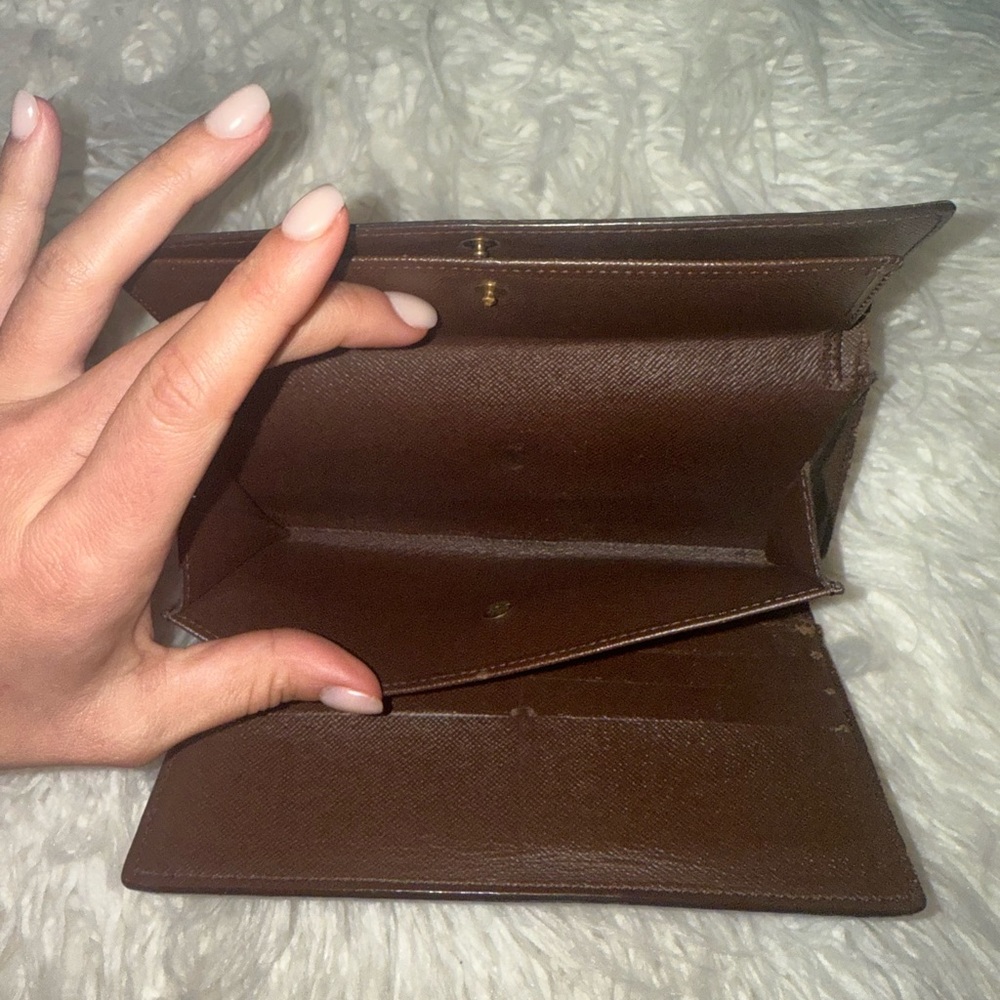 Authentic Louis Vuitton Checkered Wallet - Picture 8 of 10